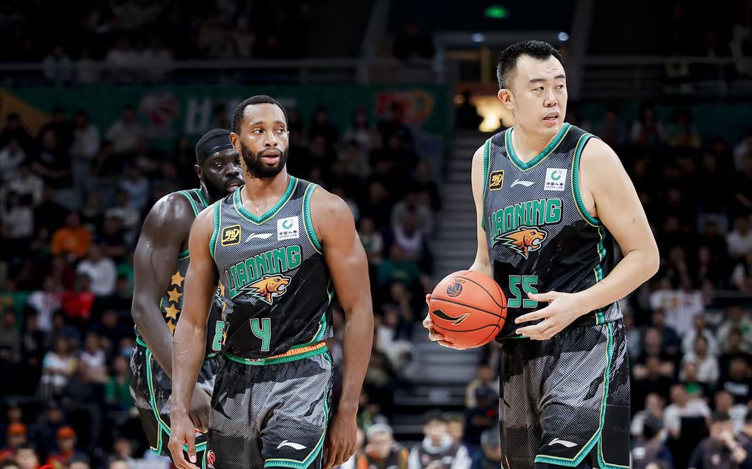 开云APP-关于赛地聚焦——NBA总决赛今晨热度飙升；山东男篮调整名单；质疑声仍在；轮换策略成焦点的信息